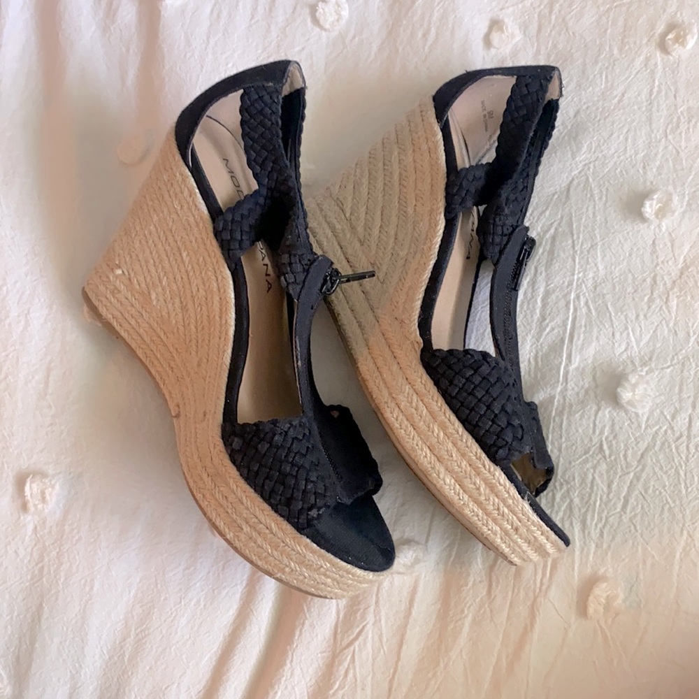 Black Wedges
